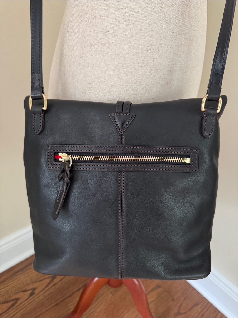 Dooney Bourke ⭐️ Florentine Medium Toggle Crossbody Black - Picture 5 of 12